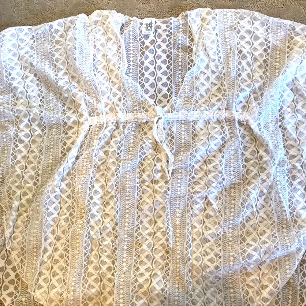 Becca Sheer White Cover Up M/L tag size